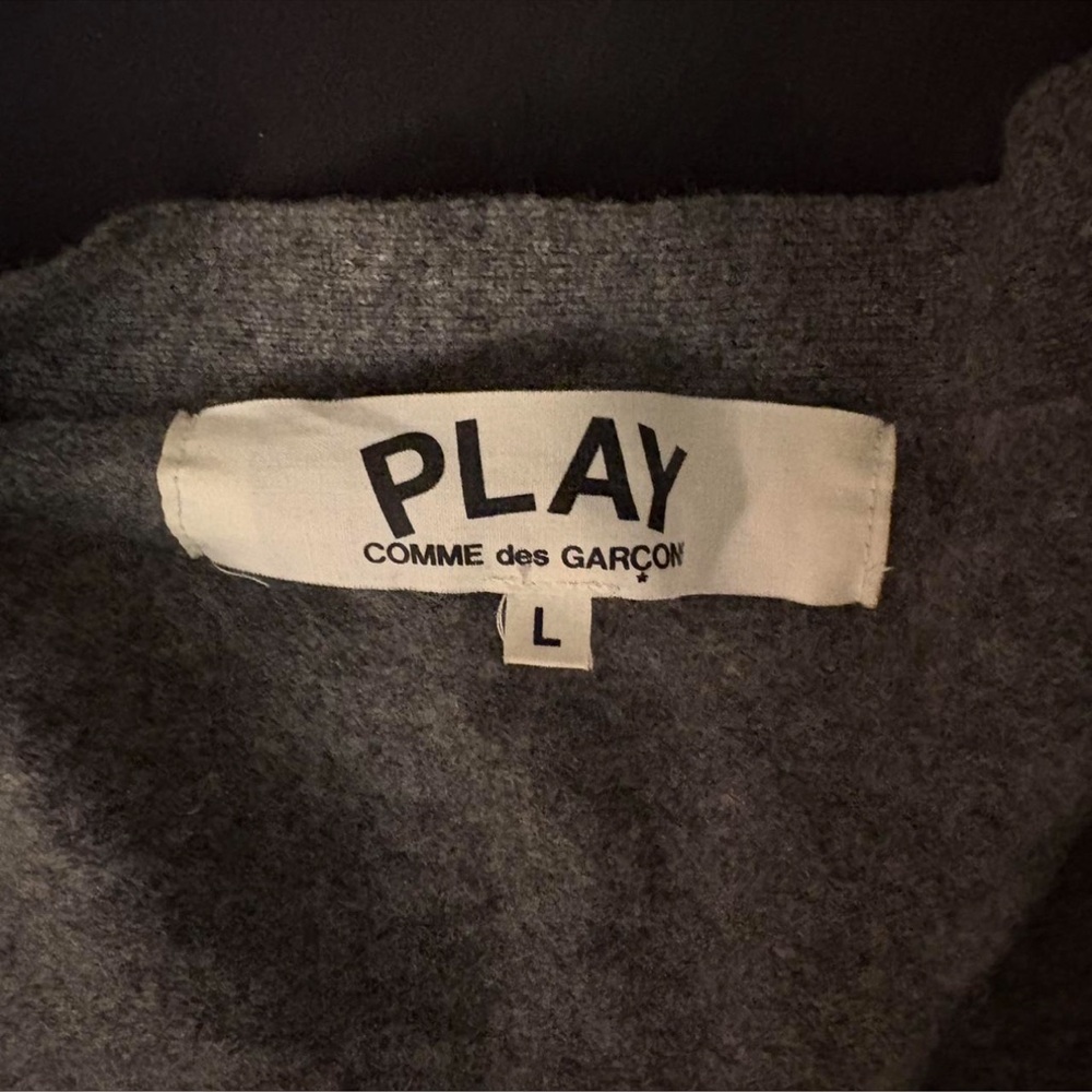 Comme des Garcons Gray Cardigan with Red Heart - Picture 5 of 6
